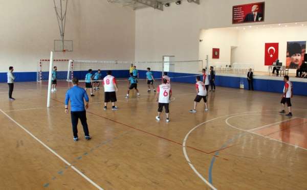 AMATEM ve TRSM'de tedavi gören hastalar voleybol maçında karşı karşıya geldi