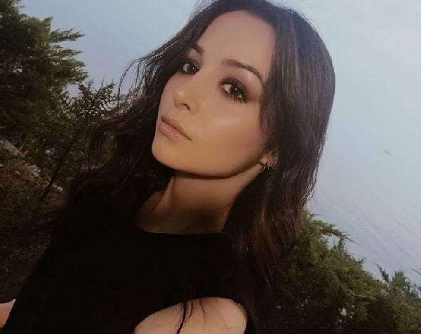 Bıçaklanarak öldürülen Ceren'e gözyaşı