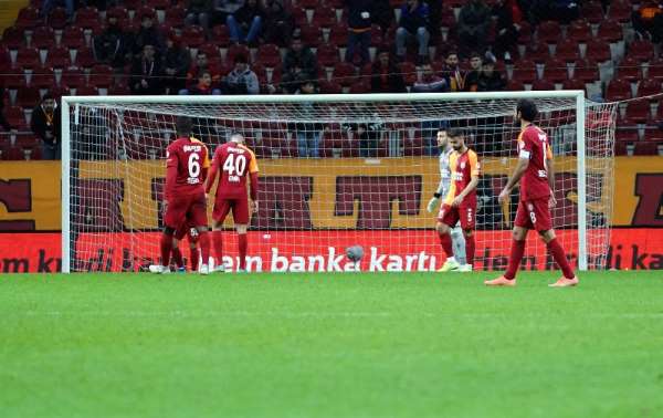 Galatasaray 4 maçtır kazanamıyor 