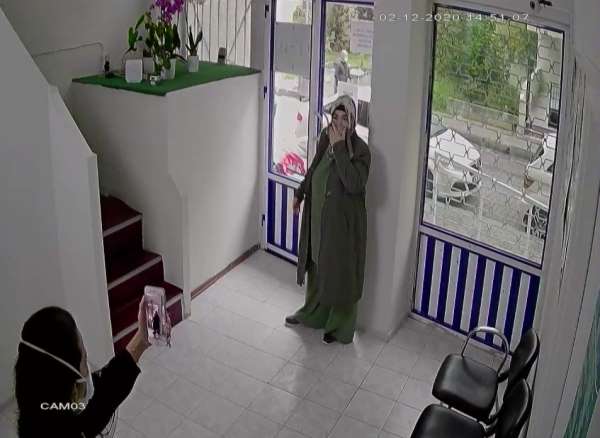 Avcılar'da aile sağlığı merkezinde doktora saldırı kamerada 