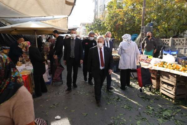Başkan Demirtaş semt pazarlarındaki denetimleri yerinde inceledi