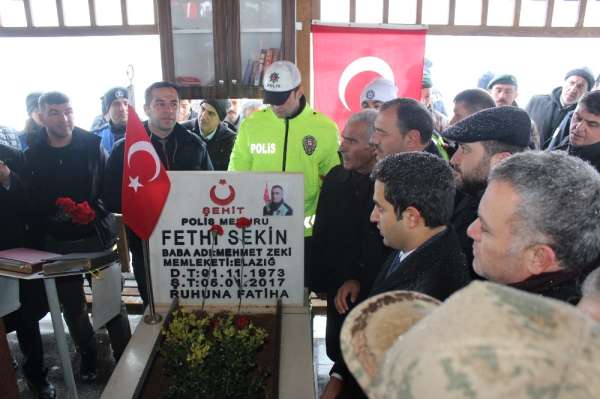 Şehit Fethi Sekin, şehadetinin 3. yılında kabri başında anıldı 