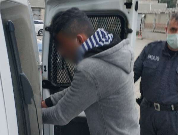 Mendil satma bahanesiyle zorla cüzdan gasp etmekten tutuklandı