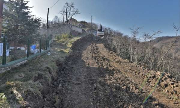 Çeyrek asırlık yol sorunu çözülüyor 