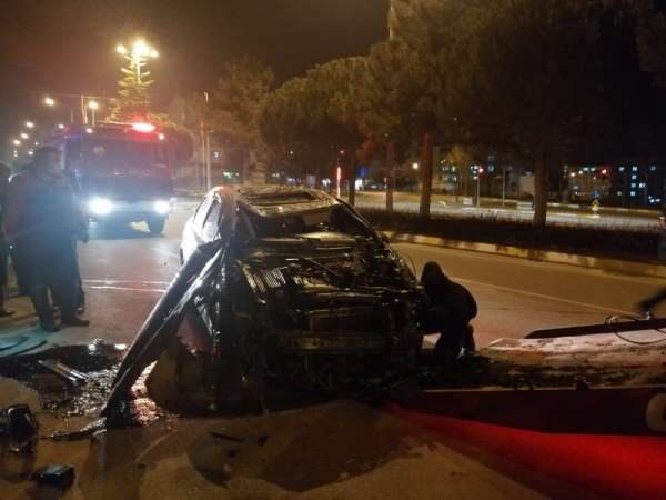 Isparta'da kazaya karışan sürücü aracını bırakıp kaçtı 