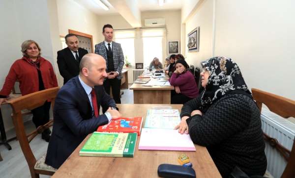 1080 kursiyere okuryazarlık sertifikası