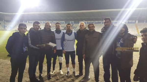 Öğrencilerden BB Erzurumspor'a destek ziyareti