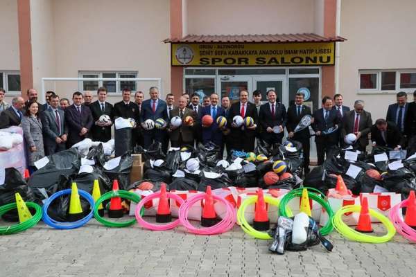 Ordu'da 52 okula spor malzemesi dağıtıldı