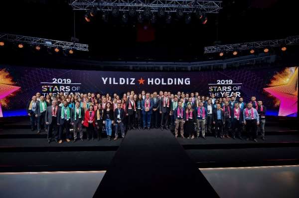 Yıldız Holding 'Senenin Yıldızları'nı ödüllendirdi