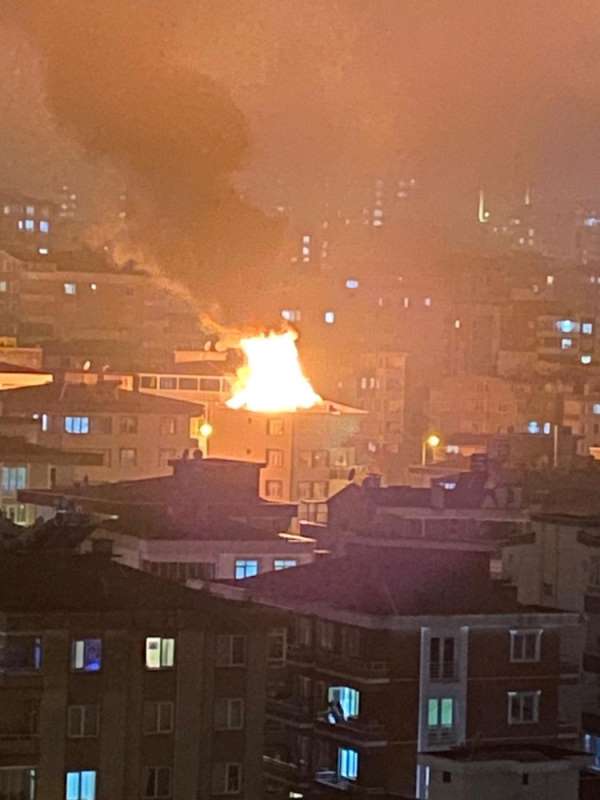 Samsun'da çatı yangını korkuttu 