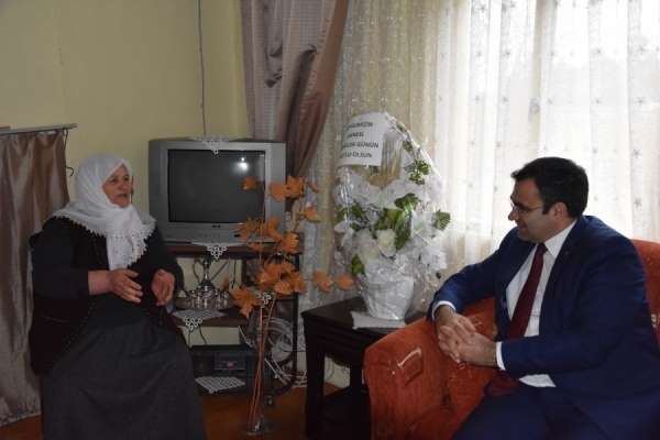 Şehit annesinden Milli Dayanışma Kampanyası'na destek