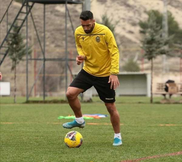 Yeni Malatyaspor yurt dışından gelecek futbolcuları bekliyor 