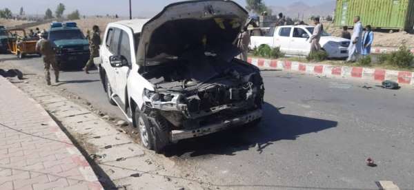 Afganistan'da Laghman Valisi Yarmal'ın konvoyuna bombalı saldırı: 8 ölü 