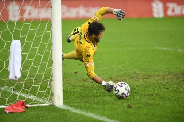 Bursaspor'un kalecisi Ataberk Dadakdeniz: 'Çok özlemişim' 