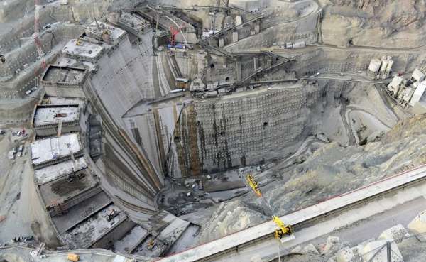 Dev projenin sadece gövdesine 22 milyon metreküp beton döküldü - Artvin haber
