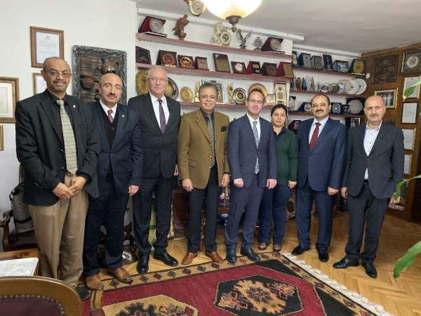 Uluslararası Üniversiteler Konseyinin yeni Danışma Kurulu ilk toplantısını yaptı
