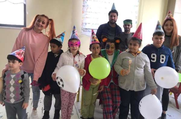 Üniversitelilerden 'Hayatı Paylaşmak için Engel Yok' etkinliği