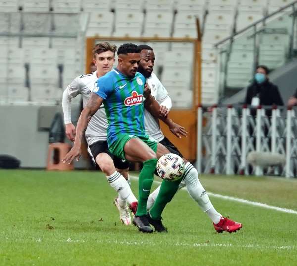 Süper Lig: Beşiktaş: 2 - Çaykur Rizespor: 0 (İlk yarı) 