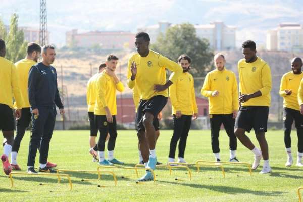 Yeni Malatyaspor Hedebe ve Youssouf'a gelen teklifleri değerlendirecek