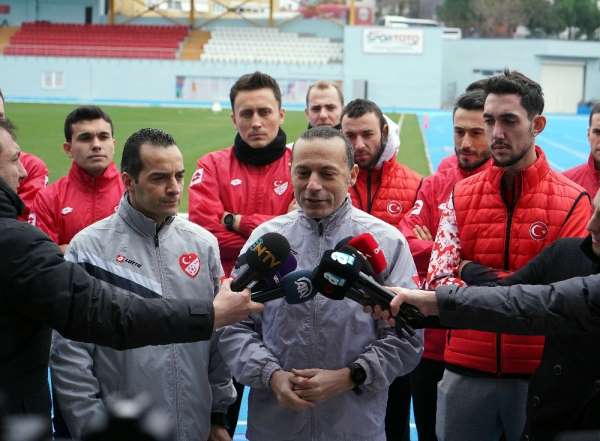 Cüneyt Çakır: 'En büyük hedefimiz Avrupa Şampiyonası'nda milli takımımızla birli