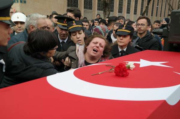 Şehit annesinden son sözler: 'Yalvarıyorum size, almayın yavrumu'
