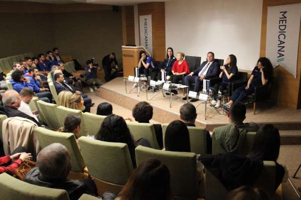 2020 Olimpiyatları'na katılacak milli kadın sporcular söyleşide bir araya geldi
