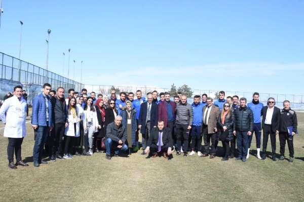 BB Erzurumspor teknik heyet ve futbolculara tatlı ikramında bulundular 