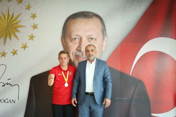Canikli şampiyon olimpiyatlara hazırlanıyor