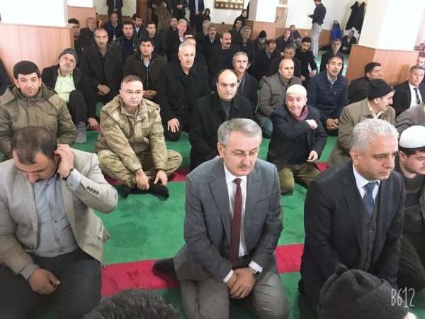 Patnos'ta Şehitler mevlit okundu lokma tatlısı dağıtıldı