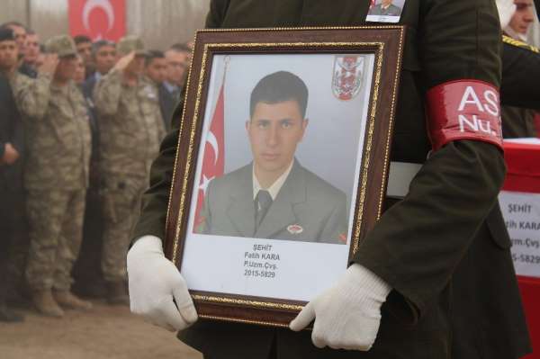 Şehit Uzman Çavuş Fatih Kara Iğdır'da son yolculuğuna uğurlandı
