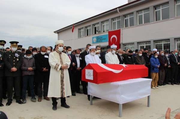 Şehit Uzman Çavuş Hakan Gül Amasya'da son yolculuğuna uğurlandı 
