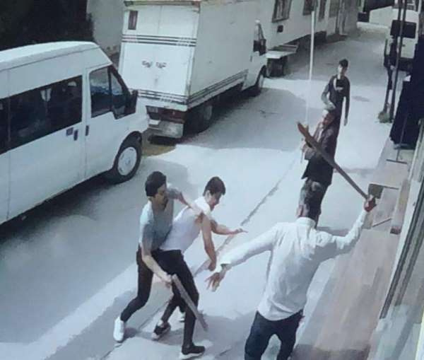 Bursa'da yevmiye için taşlı sopalı meydan muharebesi...4 kişi bıçaklandı, 10 göz