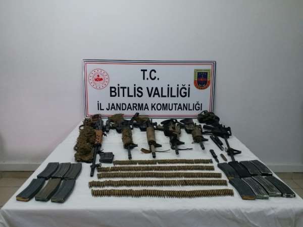 Bitlis'teki terör operasyonunda çok sayıda silah ve mühimmat ele geçirildi 