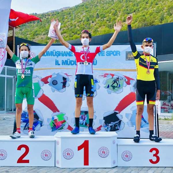 Denizlili bisikletçiler Türkiye şampiyonu oldu 