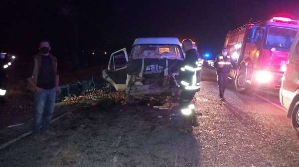 Sandıklı'da trafik kazası: 2 yaralı 