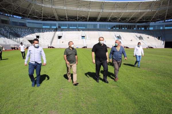Yeni Ordu Stadı'nın koltukları takılmaya başlandı 