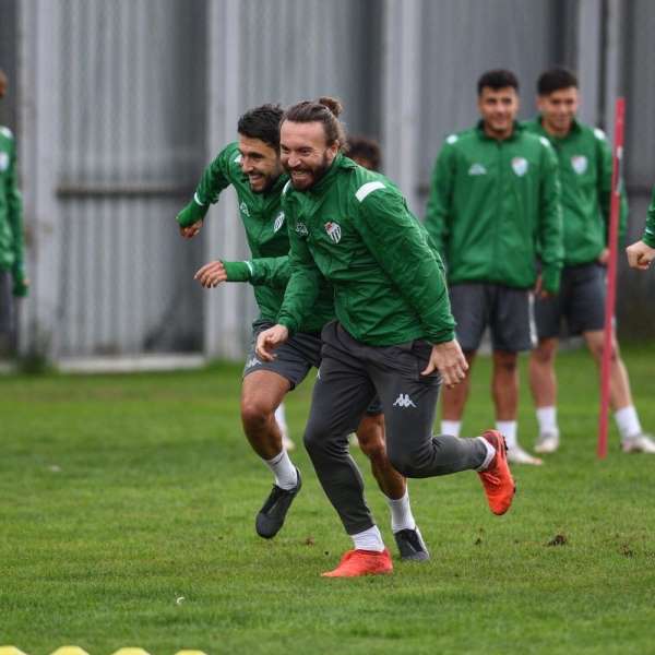 Ankaraspor maçı hazırlıklarını tamamlayan Bursaspor'da yüzler gülüyor 