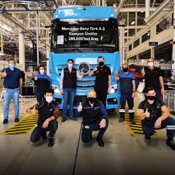 Mercedes-Benz Türk Aksaray Kamyon Fabrikası'nın 285 bininci kamyonu banttan indi