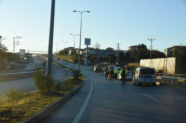 Sinop'ta otomobil refüje çarptı: 1 yaralı 