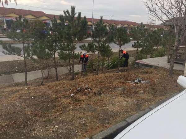 Sungurlu'da mezarlıklar bakıma alındı