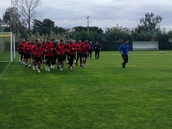 Yeşilyurt Belediyespor’da Gülerce takımının başında ilk çalışmaya çıktı