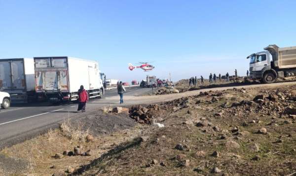 Kazada ağır yaralanan kişiye ambulans helikopterde müdahale 