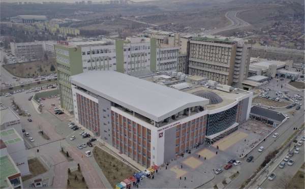 Depremde, Fırat Üniversitesi Hastanesi de önemli görev üstlendi 