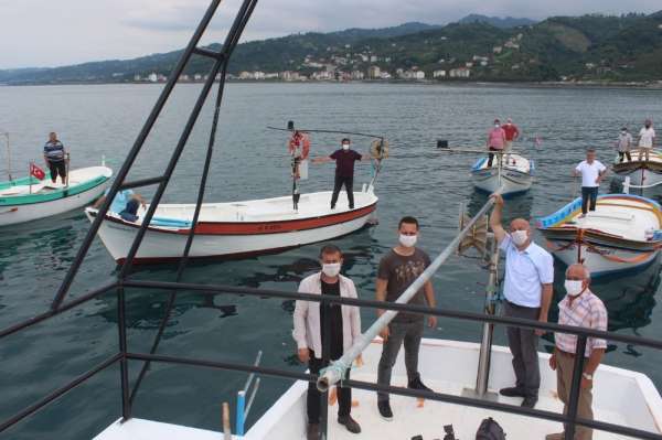 Giresun'un Görele ilçesinde vatandaşlardan kafes balıkçılığına tepki 