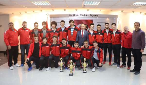 Turgutlu Belediyespor Erkek Voleybol Takımı 2. Ligde 