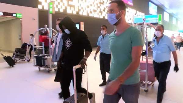 Galatasaray'ın yeni transferi Etebo İstanbul'da 