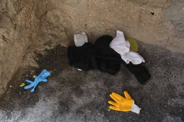 Tabancalı bıçaklı gaspçıları kuyumcu çalışanı silahsız püskürttü 