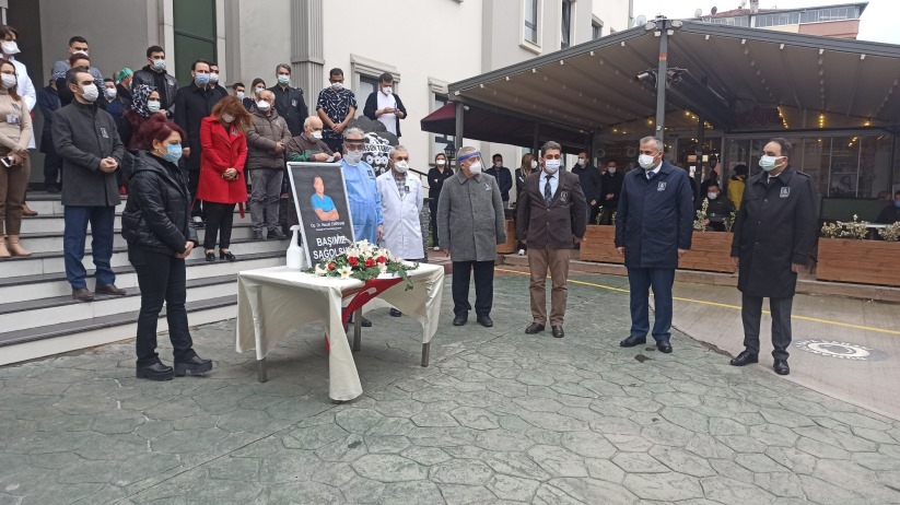 Samsun'da korona virüsten hayatını kaybeden doktora gözyaşı