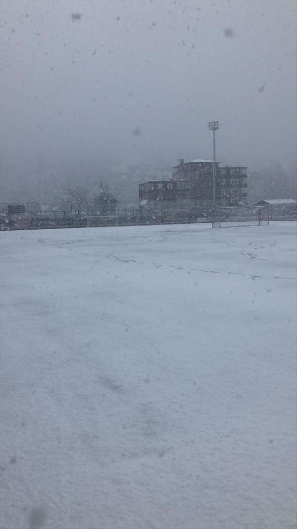 Artvin'de kar yağışı nedeniyle 3. Lig maçı ertelendi 