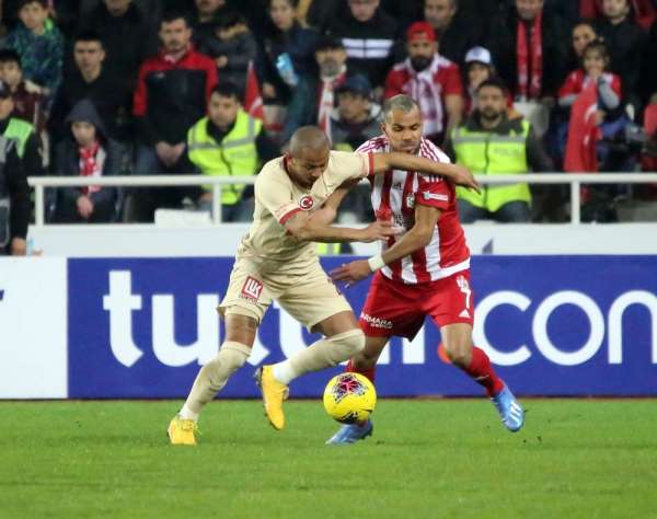 Süper Lig: DG Sivasspor: 2 - Galatasaray: 2 (Maç sonucu) 